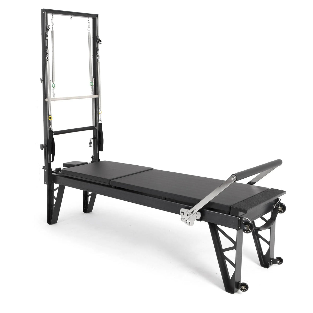 Elina Pilates HL4 Reformer mit Tower aus eloxiertem Aluminium, Schrägansicht