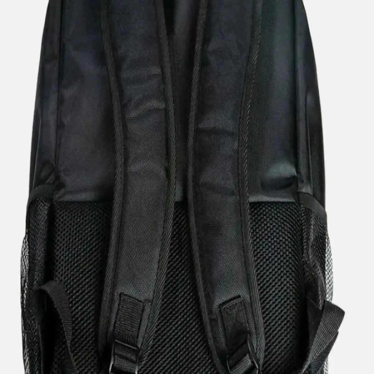 Aerify Backpack für Charge in Schwarz, Rückansicht mit gepolsterten Schultergurten und Netz-Seitentaschen