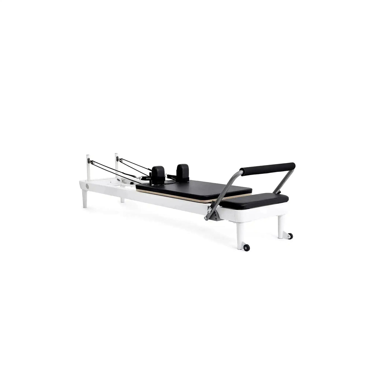 Elina Pilates Nubium Reformer mit Polster in Schwarz, Schrägansicht