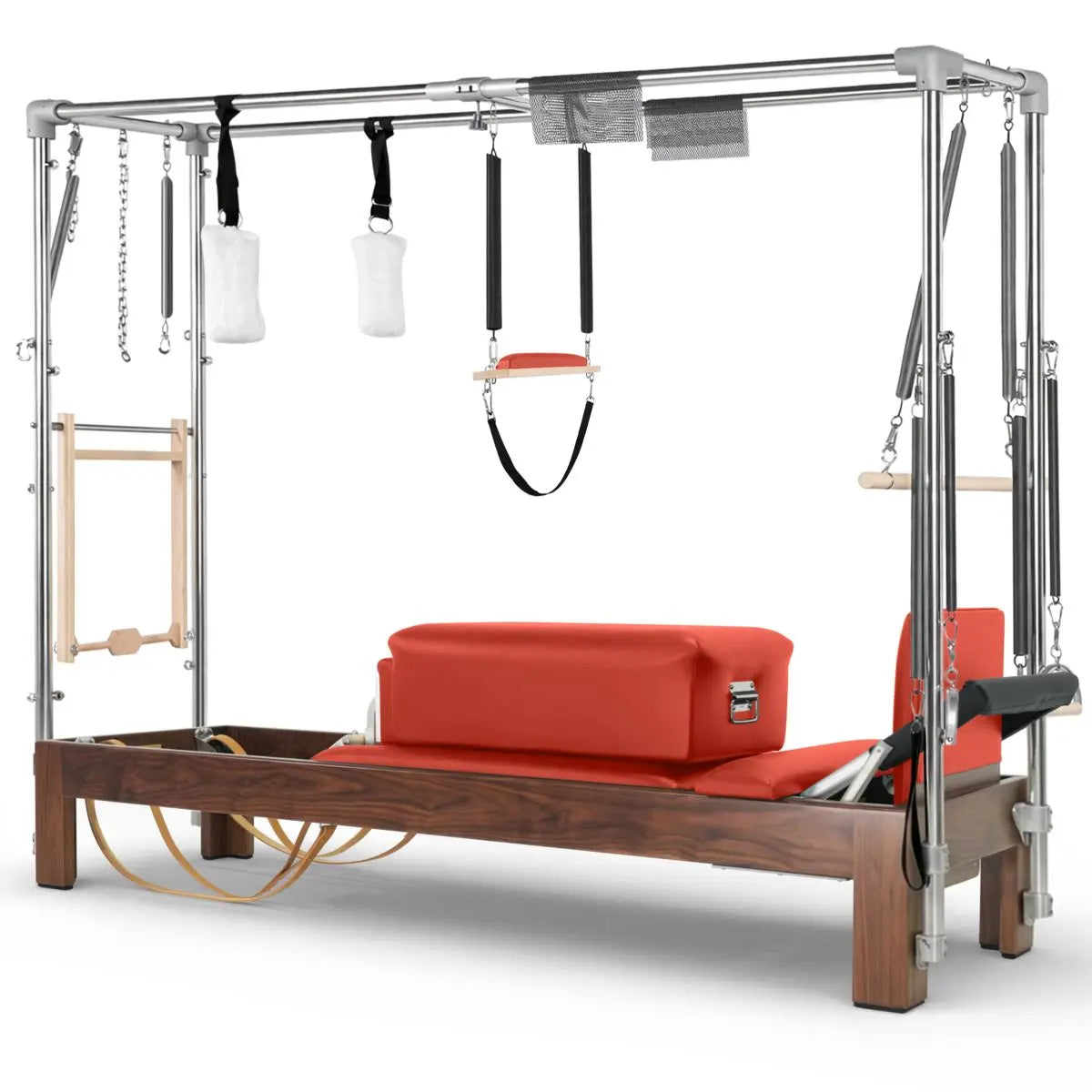 Elina Pilates Cadillac Reformer aus Walnussholz – Schrägansicht mit Stahlrahmen und Polstern in Rot