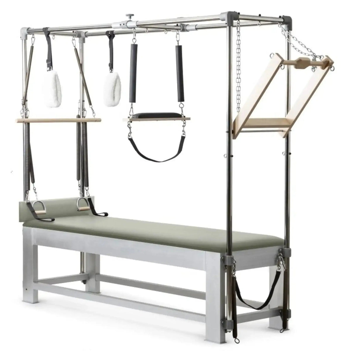 Elina Pilates Classic Cadillac aus Aluminium – Schrägansicht mit Trapezrahmen und Polster in Eisblau