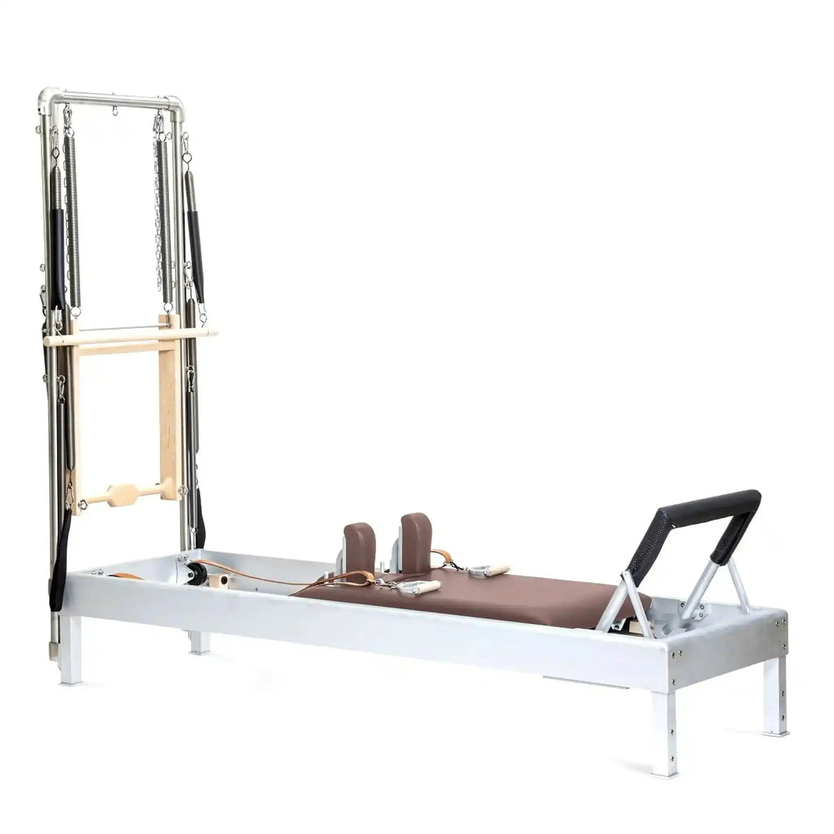 Elina Pilates Classic Reformer mit Tower aus Aluminium – Seitenansicht mit Polstern in Altrosa, freigestellt vor weißem Hintergrund