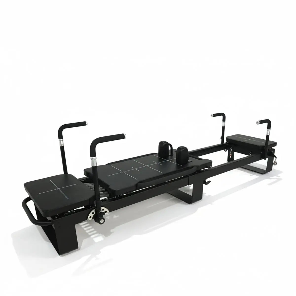 Elina Pilates Corextreme Reformer aus Aluminium, erhöhte Schrägansicht auf Schlitten und Plattformen