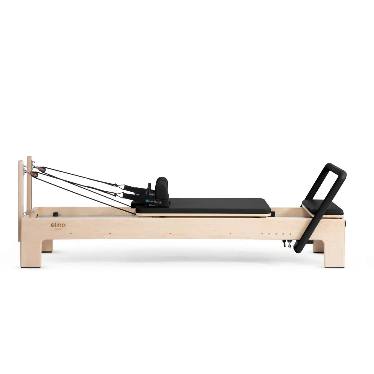 Elina Pilates Elite Advanced Reformer aus Ahornholz mit schwarzem Polster, Seitenansicht