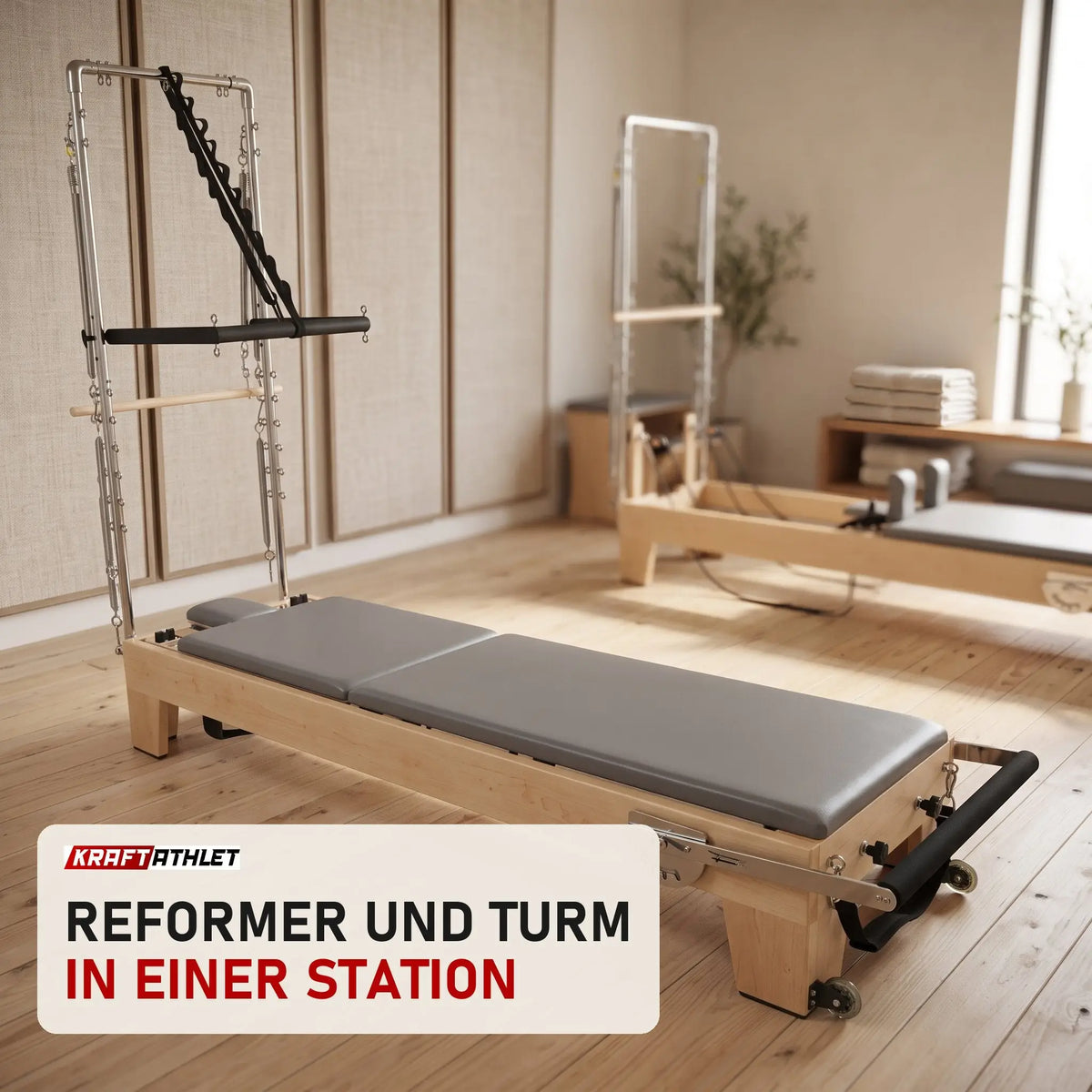 Elina Pilates Elite Reformer mit Tower aus Ahornholz in einem hellen Pilates-Studio mit Holz und Leinen