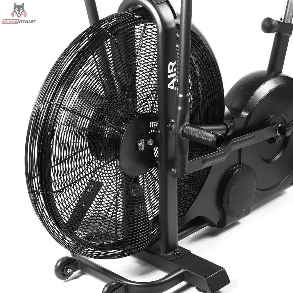 Force USA Freeform Air Bike, Detail des Luftrads mit Speichen und Rahmen in Schwarz