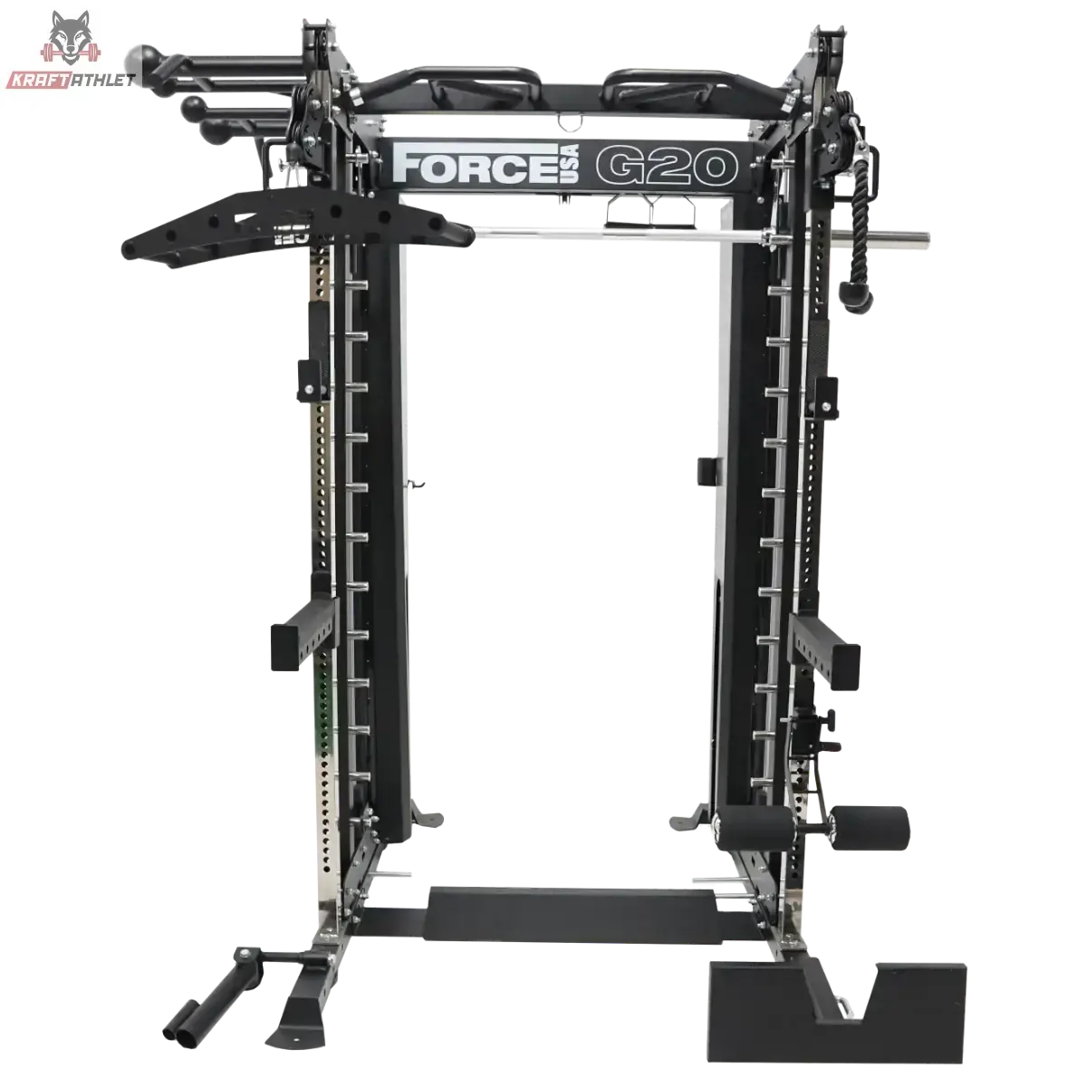 Force USA G20 V2 Pro All-In-One Trainer – Frontansicht mit Kabelzügen und Zubehör vor dunklem Hintergrund