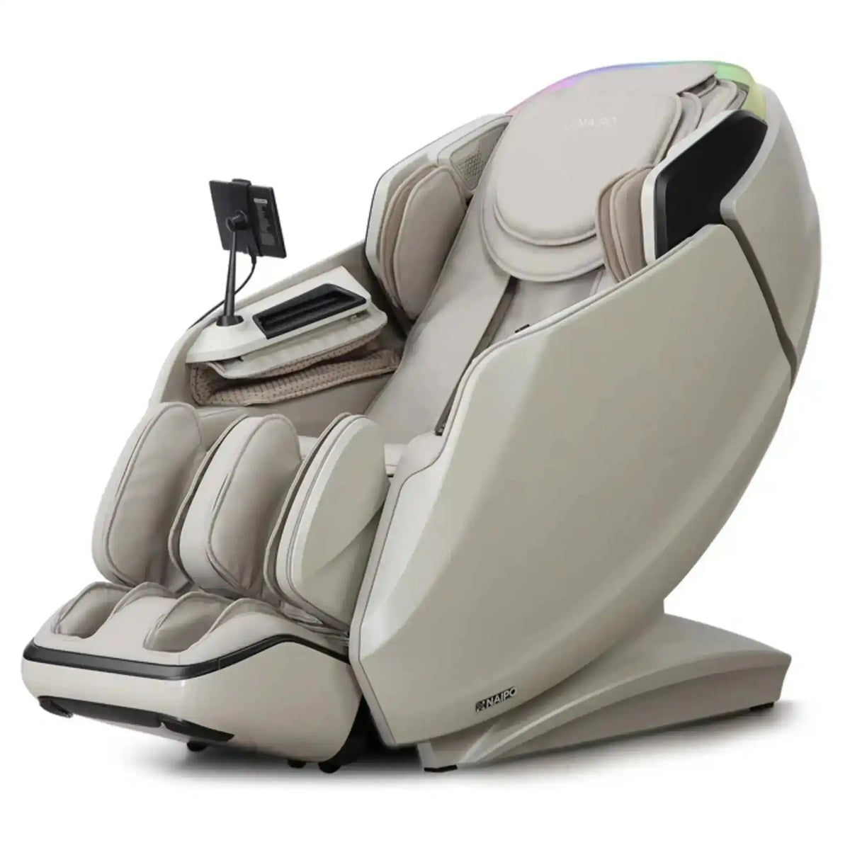 NAIPO S61 4D Massagesessel in Grau und Beige, Schrägansicht mit Tablet-Halterung auf weißem Hintergrund