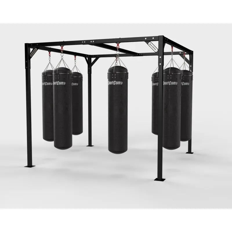 SportCom Fitnessstation für Sandsäcke 3x3 m mit acht schwarzen Boxsäcken, Schrägansicht auf Weiß