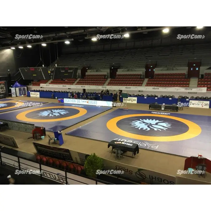SportCom Flexi-Roll Ringermatte von Dollamur, Ringermatten in einer Arena aus einer zweiten Perspektive
