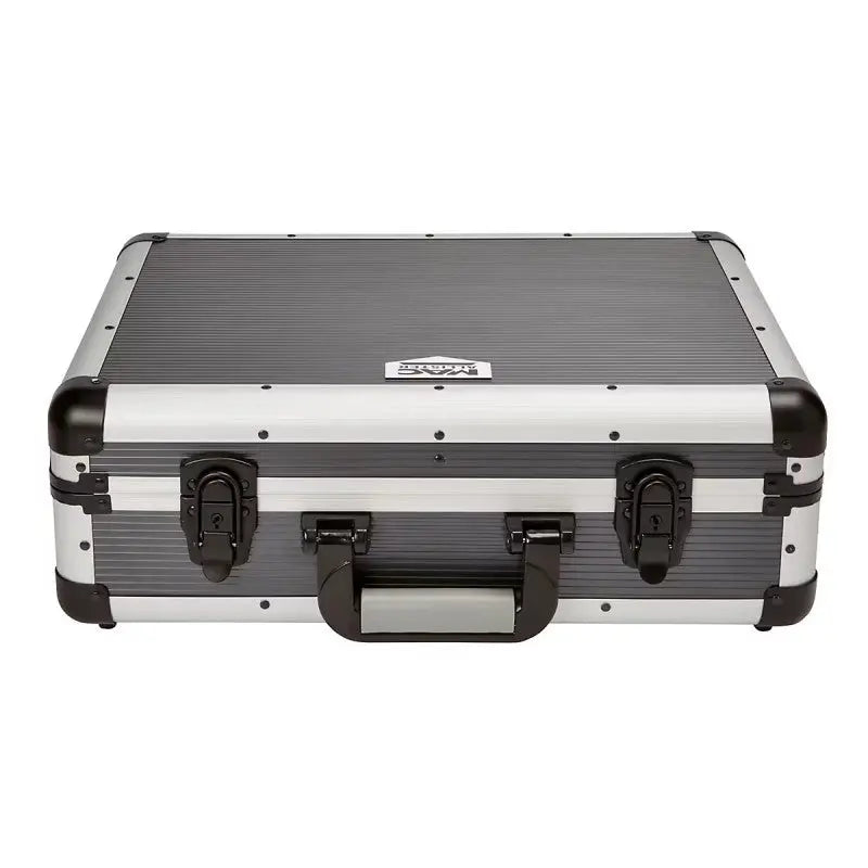 SportCom Körpergewichtswaage mit geschlossenem Aluminium-Transportkoffer in der Frontansicht