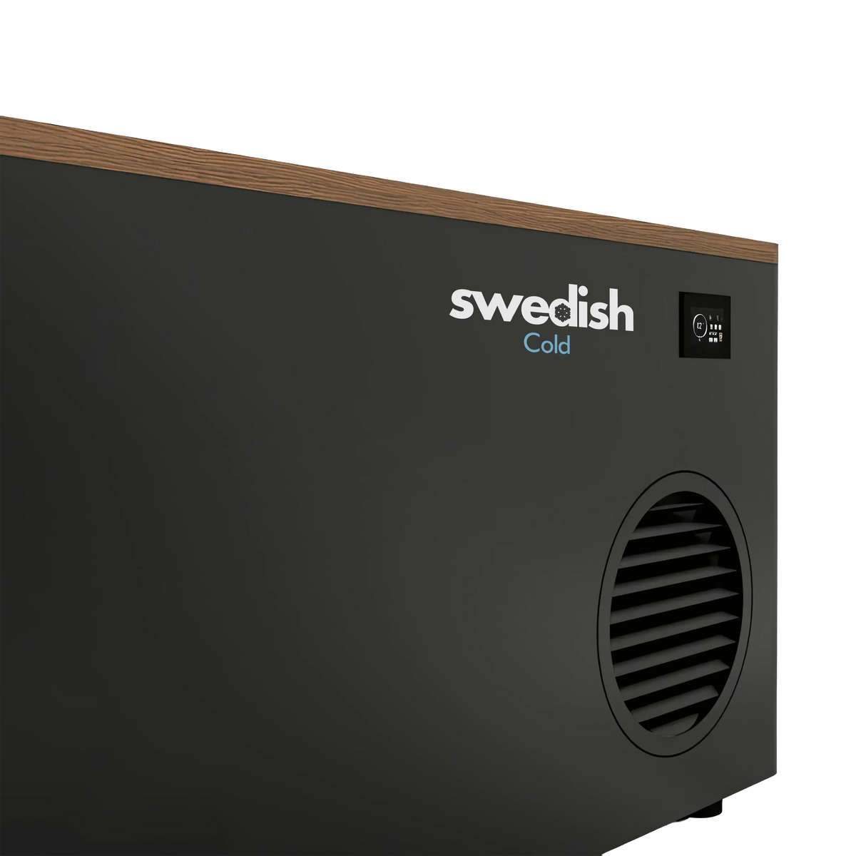 Swedish Cold Generation 4S Eisbad – Detail der Seitenwand mit Logo und Lüftungsgitter