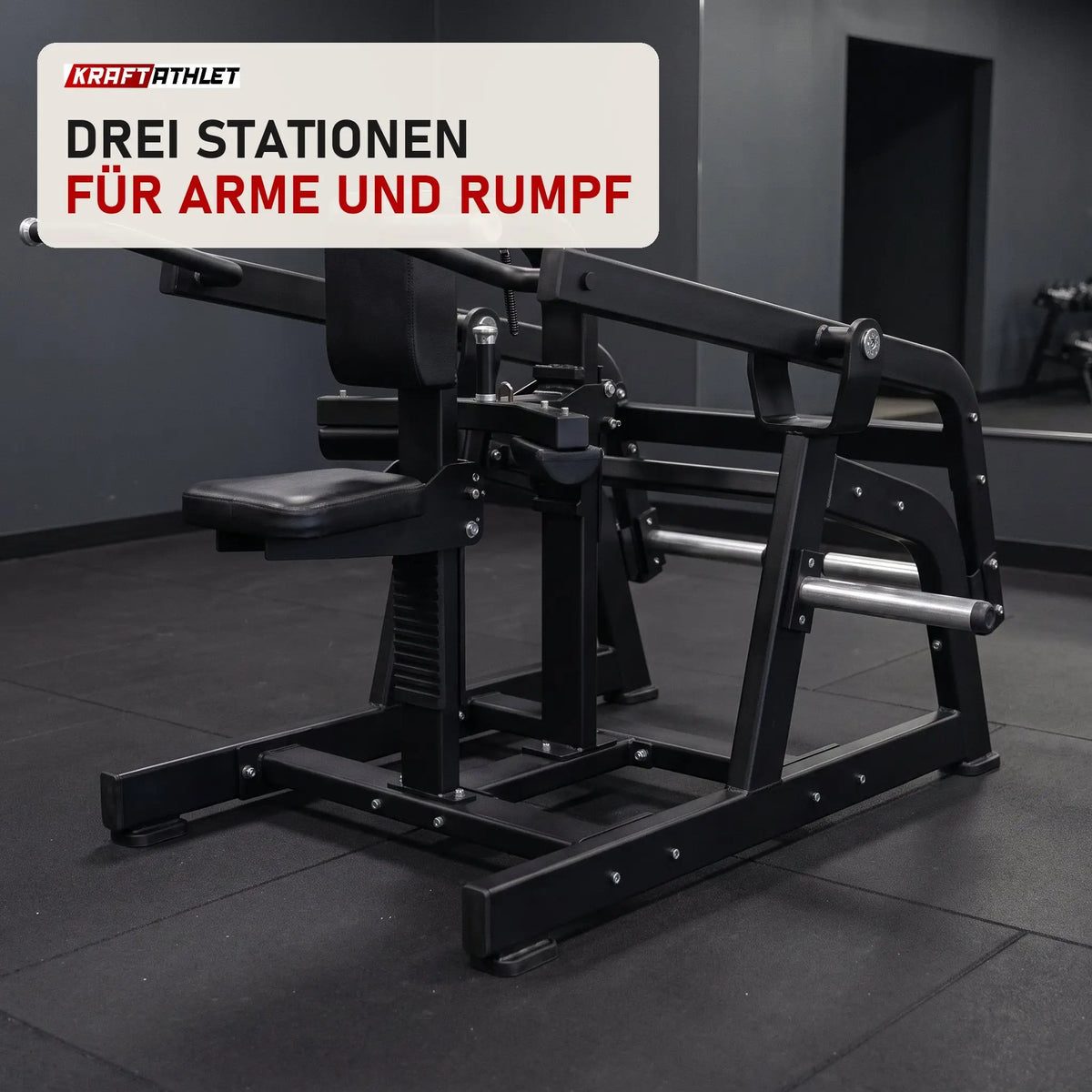 Titanium Strength Biceps, Triceps & Abs Pack in einem fertig eingerichteten Studio mit dunklen Wänden und Gummiboden