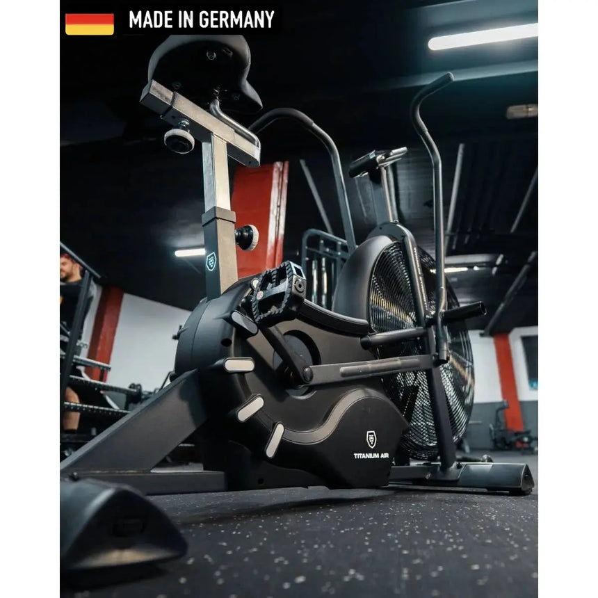 Titanium Strength Air Bike Pro V2 + Windschutz Titanium Strength