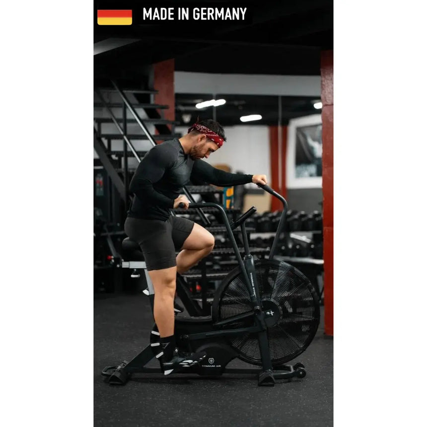 Titanium Strength Air Bike Pro V2 + Windschutz Titanium Strength