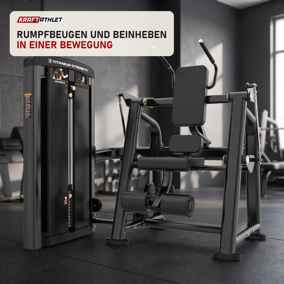 Titanium Strength Genesis Series Abdominal Crunch in einem fertig eingerichteten Studio mit dunklen Wänden und Gummiboden