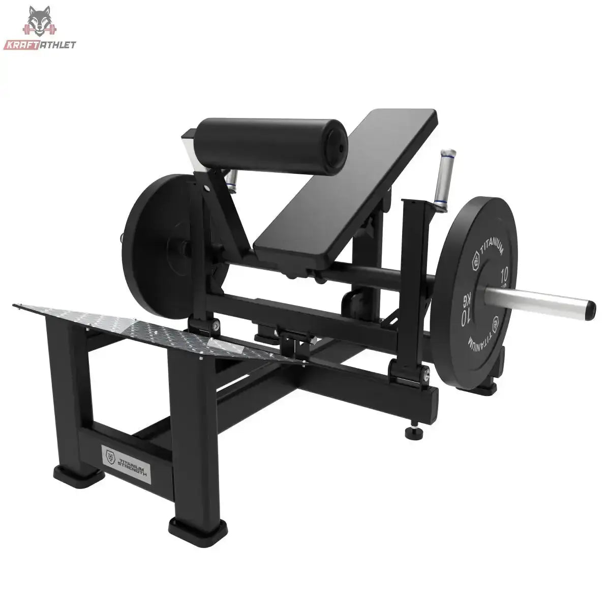 Titanium Strength Hip Thrust Max Elite Series in Schrägansicht mit Hantelscheibe, Hüftpolster und Fußplattform, schwarzer Rahmen