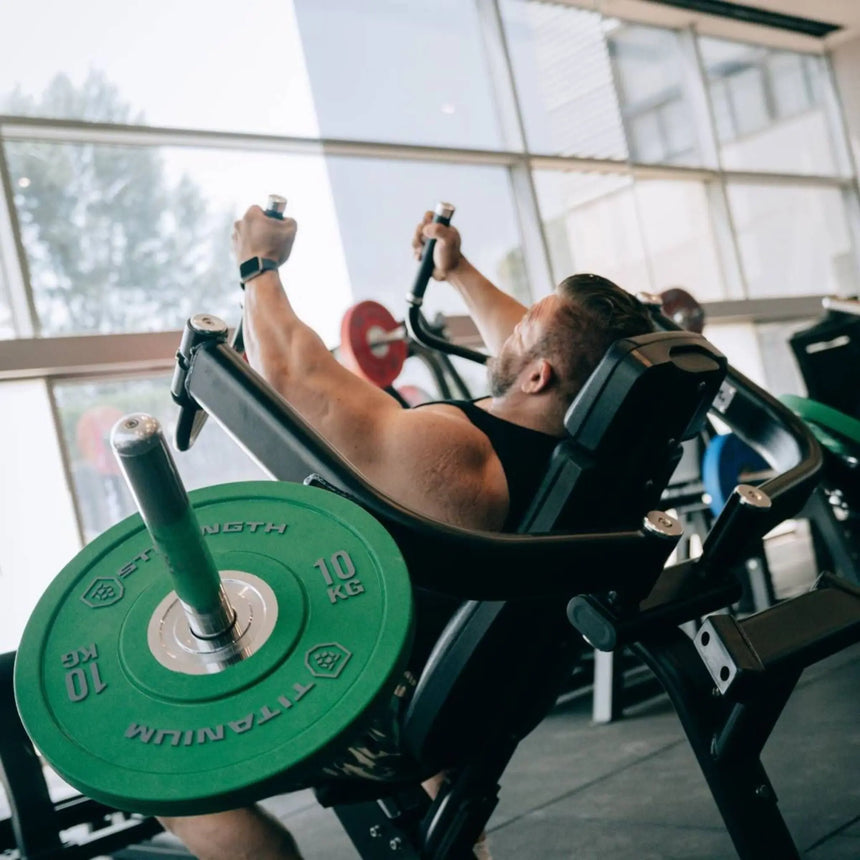 Titanium Strength Iso-Lateral Incline Pec Fly Black Series Kraftathlet