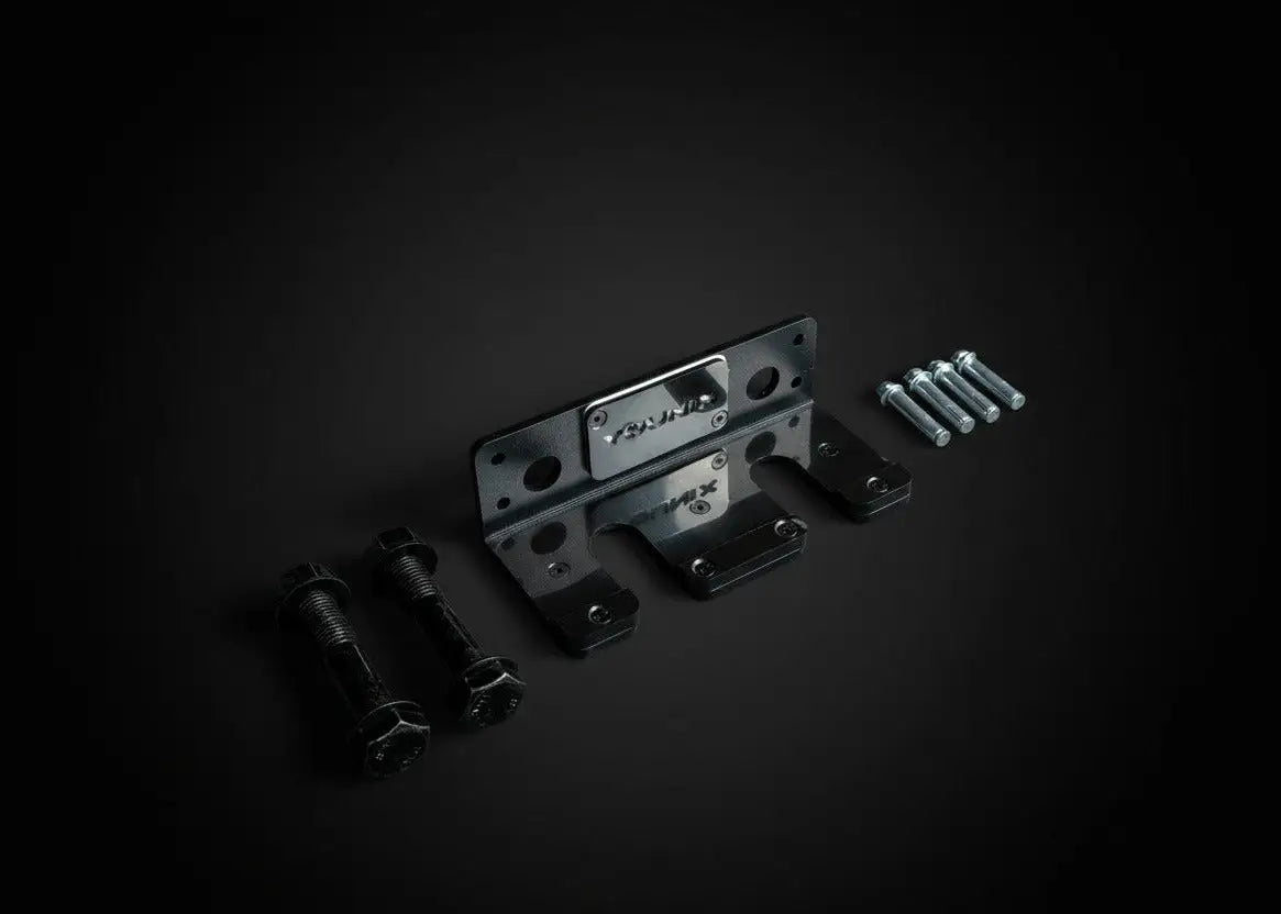 Younix Vertical 2 Bar Hanger Langhantel-Halter mit Schrauben und Montagematerial vor dunklem Hintergrund