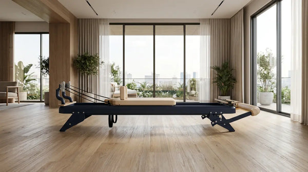 Hegren TALMA 62 Pilates-Reformer mit Stahlrahmen und Federsystem in einem hellen Studio