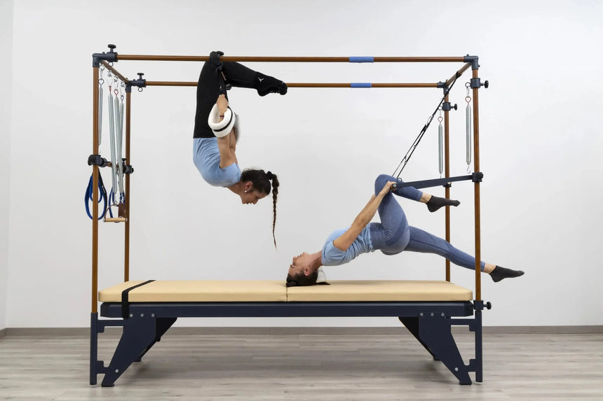 Side view of the HEGREN Cadillac Trapeze TALMA TRC showcasing its steel frame and beige upholstery.