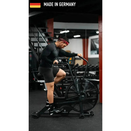 Titanium Strength Air Bike Pro V2 + Windschutz Titanium Strength
