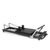 Elina Pilates HL1 Reformer aus eloxiertem Aluminium, Schrägansicht