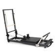 Elina Pilates HL1 Reformer mit Tower aus eloxiertem Aluminium, Schrägansicht