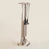 Elina Pilates Nubium Moka Edition Reformer senkrecht aufgestellt zum platzsparenden Verstauen