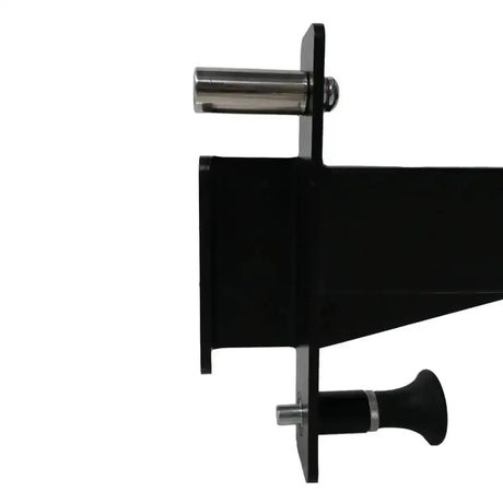 Force USA Lateral Row Seat angebracht an einem G12 All-In-One Trainer für Ruderübungen.