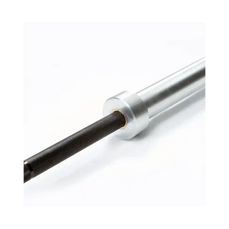 Force USA Freedom Barbell 15 kg – 2.10 m long, chrome-plated Olympic bar with a 25 mm grip diameter and deep knurling.

