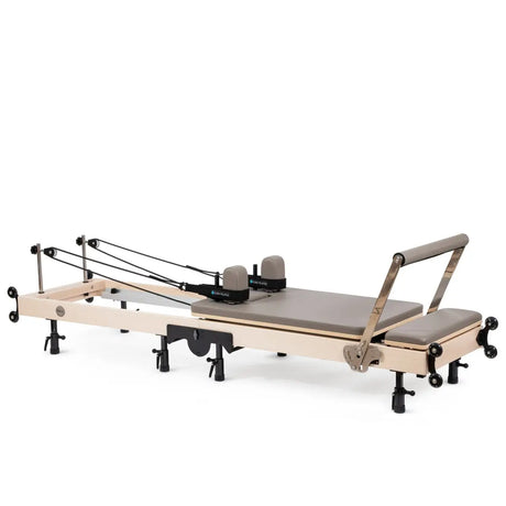 Klappbarer Pilates Reformer in Mokka, Seitenansicht
