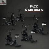 Titanium Strength Pack 5 Air Bikes: fünf Air Bikes zusammen in einem dunklen Studio