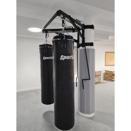 Wandhalterung mit Schiene und Laufwagen SportCom Sandsackhalterung