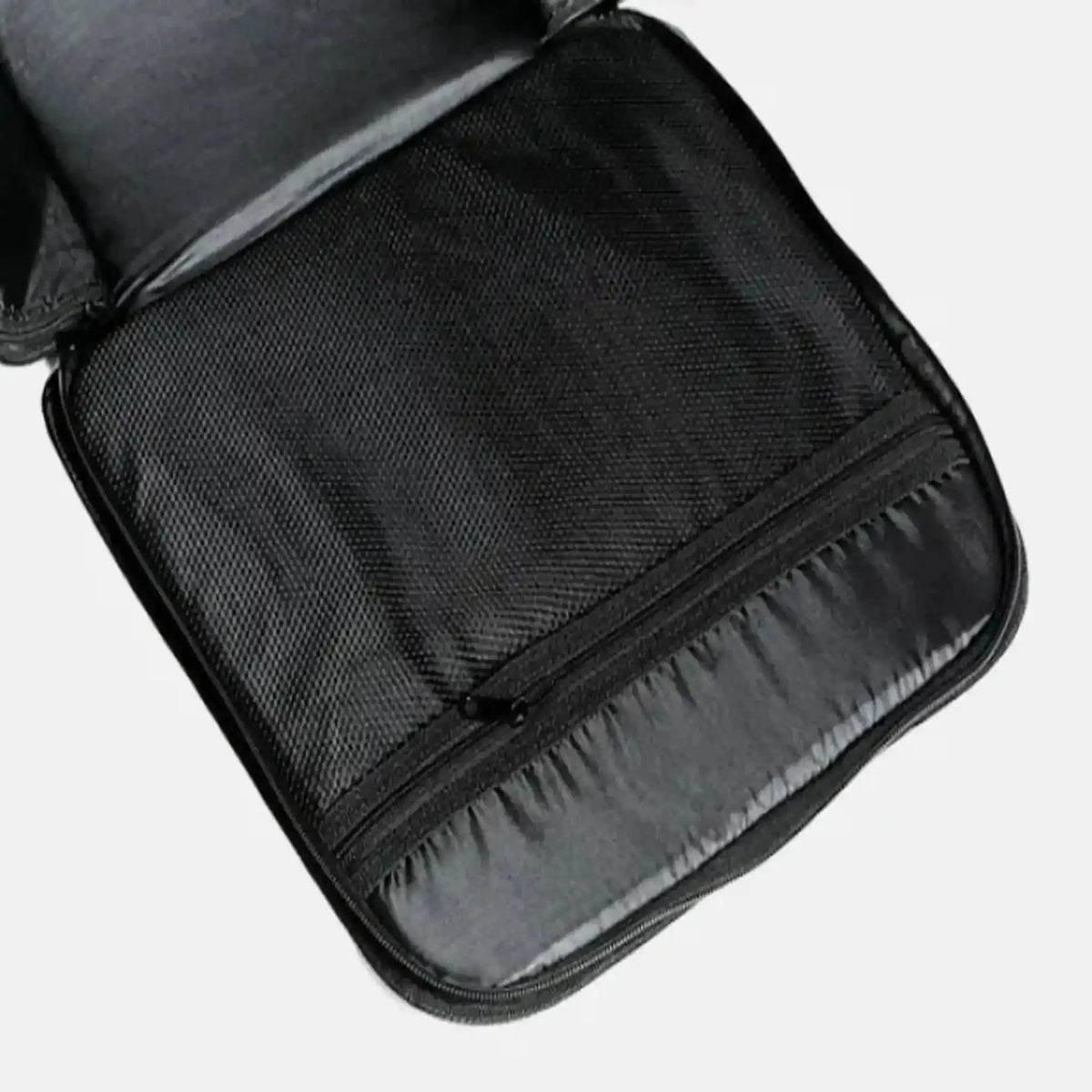 Aerify Carry Bag für Standard und Lite in Schwarz, Detail der Innentasche im Deckel mit Reißverschluss