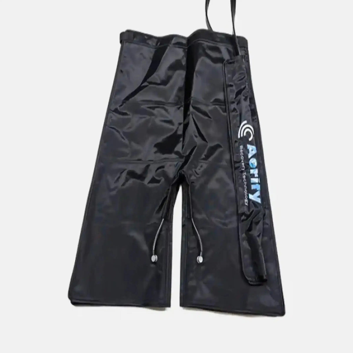 Aerify Compression Shorts für Charge liegend in Draufsicht mit Luftschläuchen, schwarz