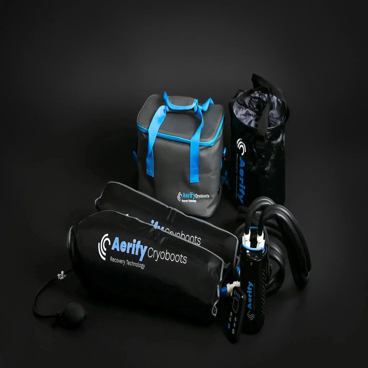 Aerify Cryoboots Set mit Transporttasche, Manschetten, Pumpe und Steuergerät auf dunklem Boden