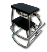 Body & Exercise Chair Salvaspazio Frontansicht mit Sitz, Pedal und gebogenem Chromrahmen