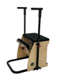 Body & Exercise Combo Chair aus Stahl – Schrägansicht mit Holzkorpus, Griffstangen und Pedalen