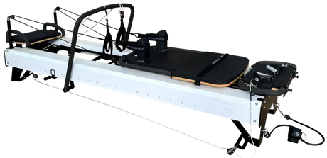 Body & Exercise EVO-Performance Workstation, Seitenansicht mit weißem Rahmen vor Schwarz