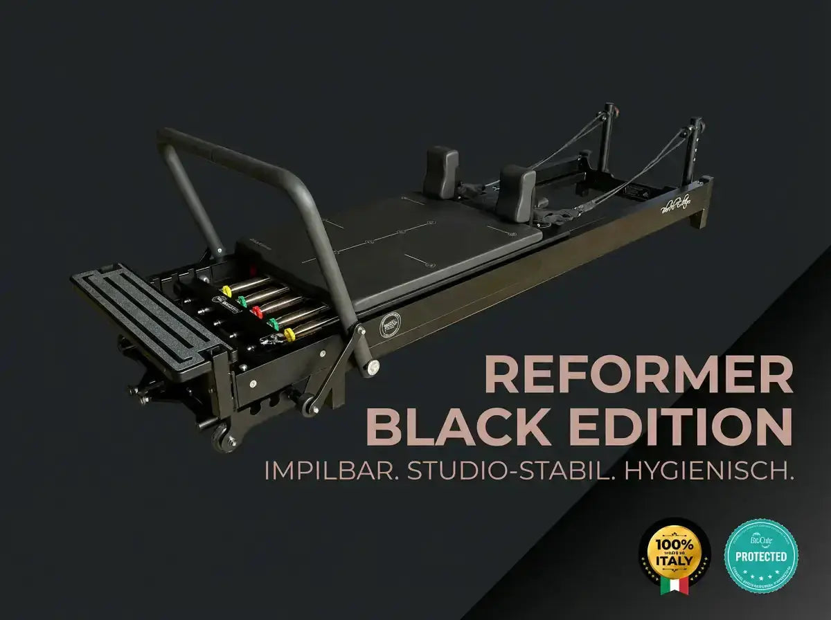 Body & Exercise Reformer Black Edition Grafik mit Schrägansicht und Titel Reformer Black Edition vor dunklem Hintergrund