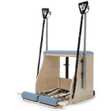 Elina Pilates Combo Chair Elite mit Polster in Meerblau, Schrägansicht mit Gummizug-Griffen
