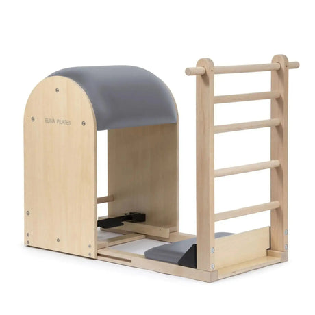 Elina Pilates Elite Ladder Barrel mit Polster in Grau, Schrägansicht mit Leiter