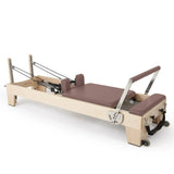 Elina Pilates Elite Reformer mit Polster in Altrosa, Schrägansicht