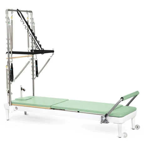 Elina Pilates Nubium mit Tower, Polster in Grün, Schrägansicht