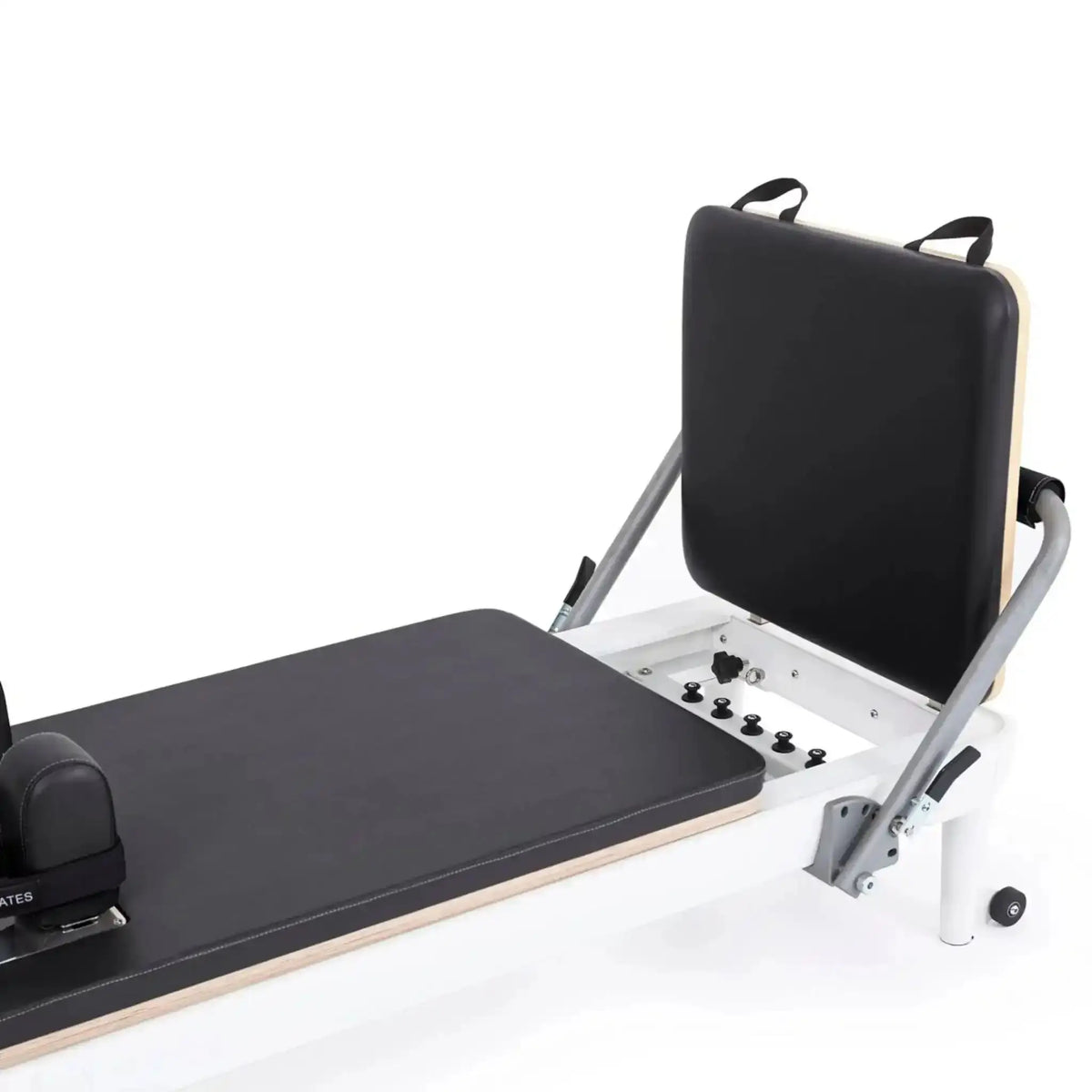 Sitzbox auf dem Wagen des Elina Pilates Nubium mit Tower in Schwarz