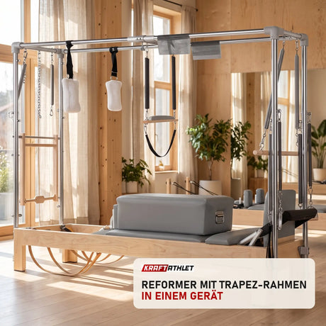 Elina Pilates Cadillac Reformer aus Ahornholz in einem hellen Pilates-Studio mit Holz und Leinen