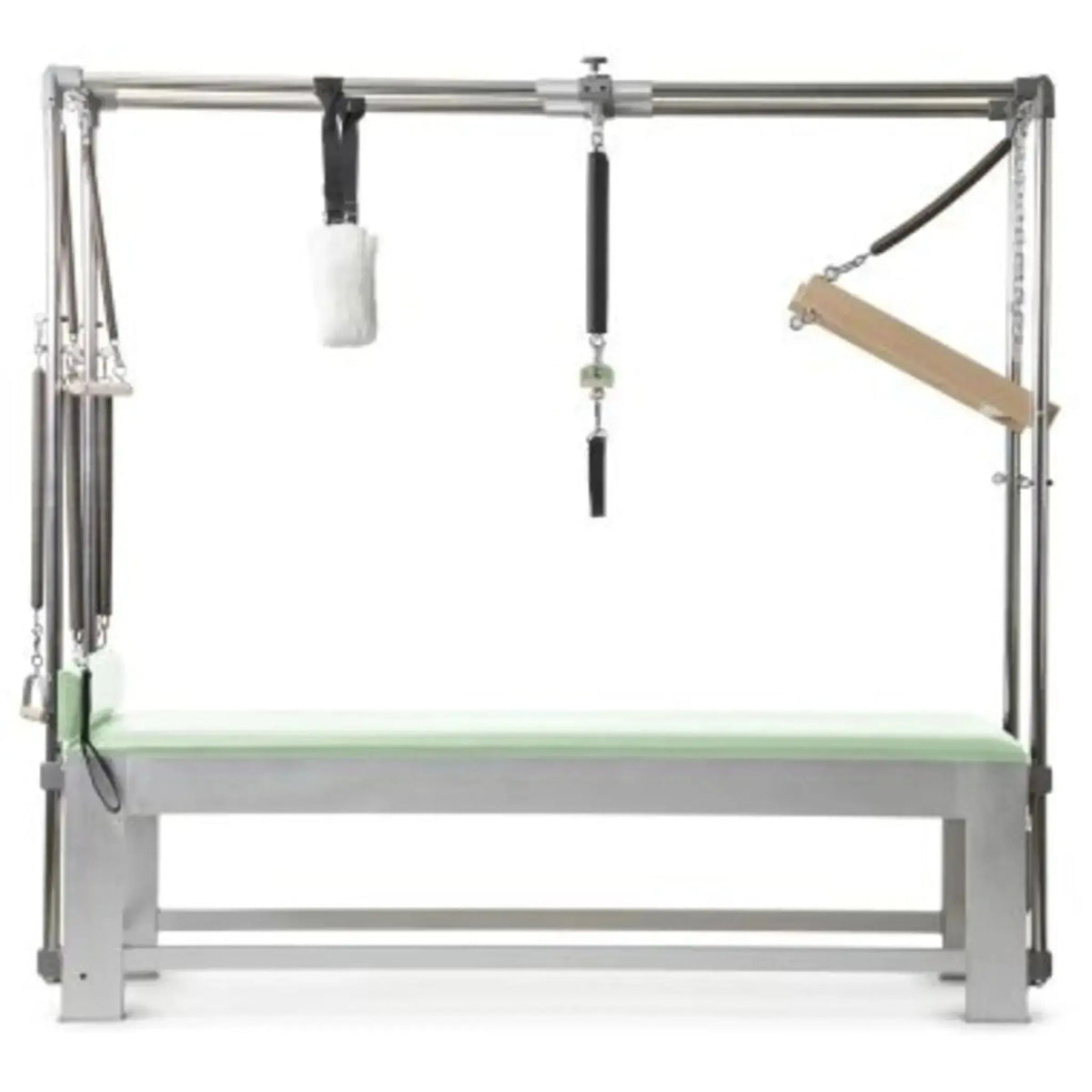 Elina Pilates Classic Cadillac aus Aluminium – Frontalansicht mit Federstange und Polster in Grün