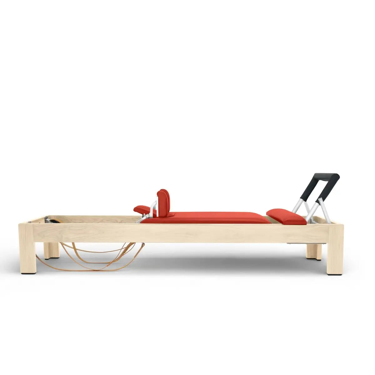 Elina Pilates Classic Reformer aus Ahornholz mit rotem Polster, Seitenansicht