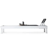 Elina Pilates Classic Reformer aus Aluminium, Seitenansicht mit flachem Rahmen